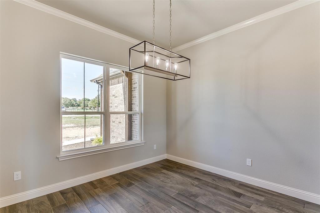 1014 Gonzollas Road Springtown, TX 76082 - Photo 12 of 32 Gallery Image 12