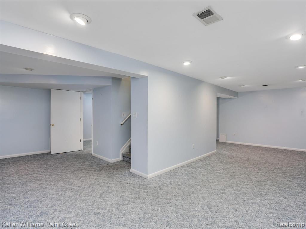 673 Lake Ridge Road Rochester Hills, MI 48307 - Photo 23 of 26