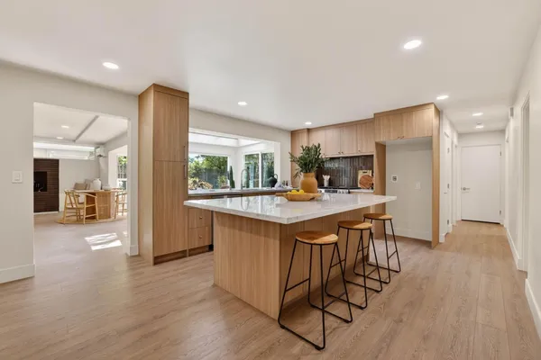 $1,050,000 | 1422 Potrero Way, Sacramento, CA 95822