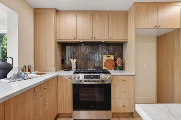 $1,050,000 | 1422 Potrero Way, Sacramento, CA 95822