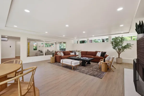 $1,050,000 | 1422 Potrero Way, Sacramento, CA 95822