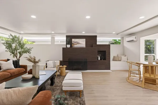 $1,050,000 | 1422 Potrero Way, Sacramento, CA 95822