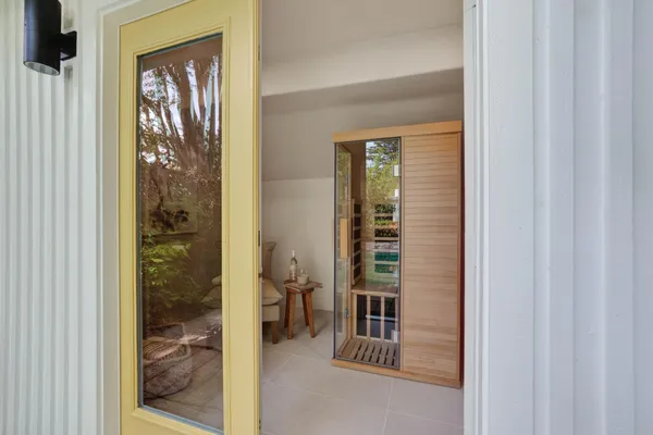 $1,050,000 | 1422 Potrero Way, Sacramento, CA 95822