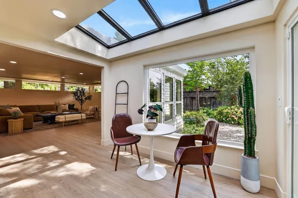 $1,050,000 | 1422 Potrero Way, Sacramento, CA 95822