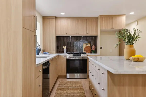 $1,050,000 | 1422 Potrero Way, Sacramento, CA 95822