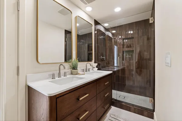 $1,050,000 | 1422 Potrero Way, Sacramento, CA 95822