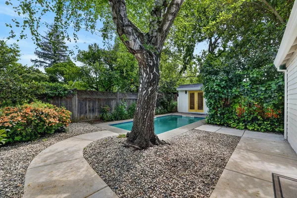$1,050,000 | 1422 Potrero Way, Sacramento, CA 95822