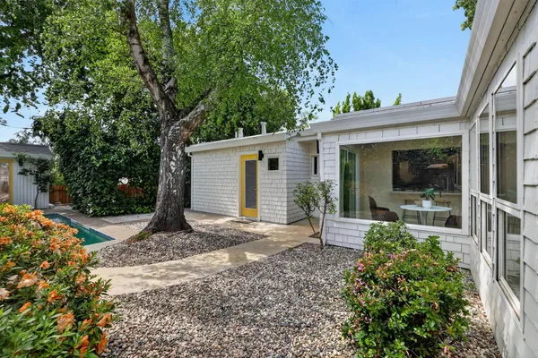 $1,050,000 | 1422 Potrero Way, Sacramento, CA 95822