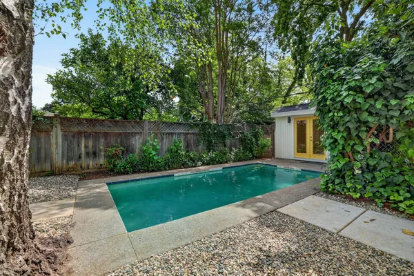 $1,050,000 | 1422 Potrero Way, Sacramento, CA 95822