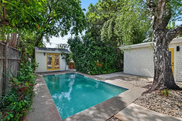 $1,050,000 | 1422 Potrero Way, Sacramento, CA 95822