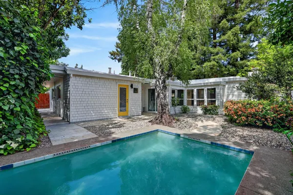 $1,050,000 | 1422 Potrero Way, Sacramento, CA 95822
