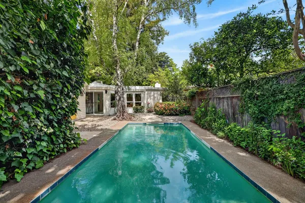 $1,050,000 | 1422 Potrero Way, Sacramento, CA 95822