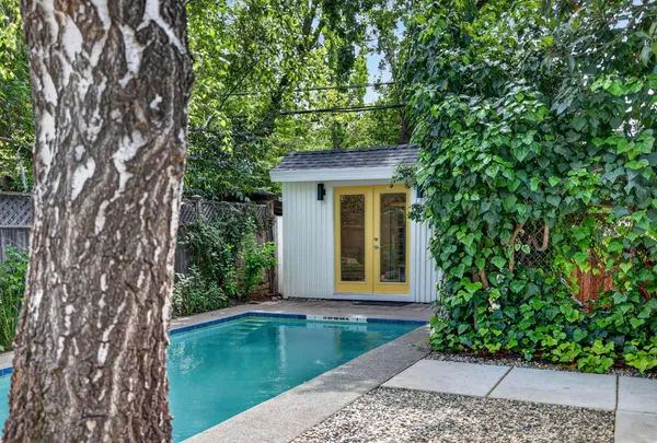 $1,050,000 | 1422 Potrero Way, Sacramento, CA 95822