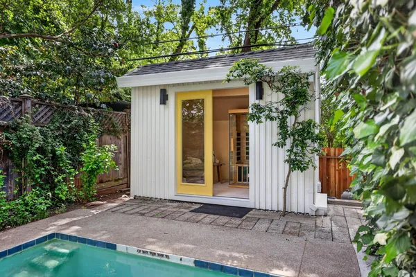 $1,050,000 | 1422 Potrero Way, Sacramento, CA 95822