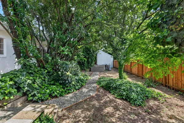 $1,050,000 | 1422 Potrero Way, Sacramento, CA 95822