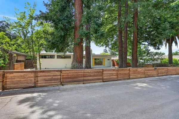 $1,050,000 | 1422 Potrero Way, Sacramento, CA 95822