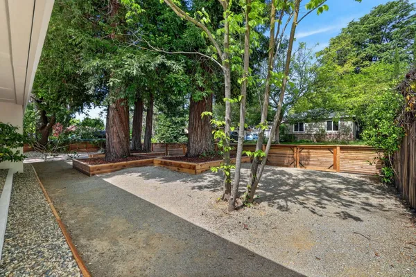 $1,050,000 | 1422 Potrero Way, Sacramento, CA 95822