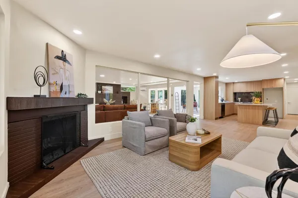 $1,050,000 | 1422 Potrero Way, Sacramento, CA 95822