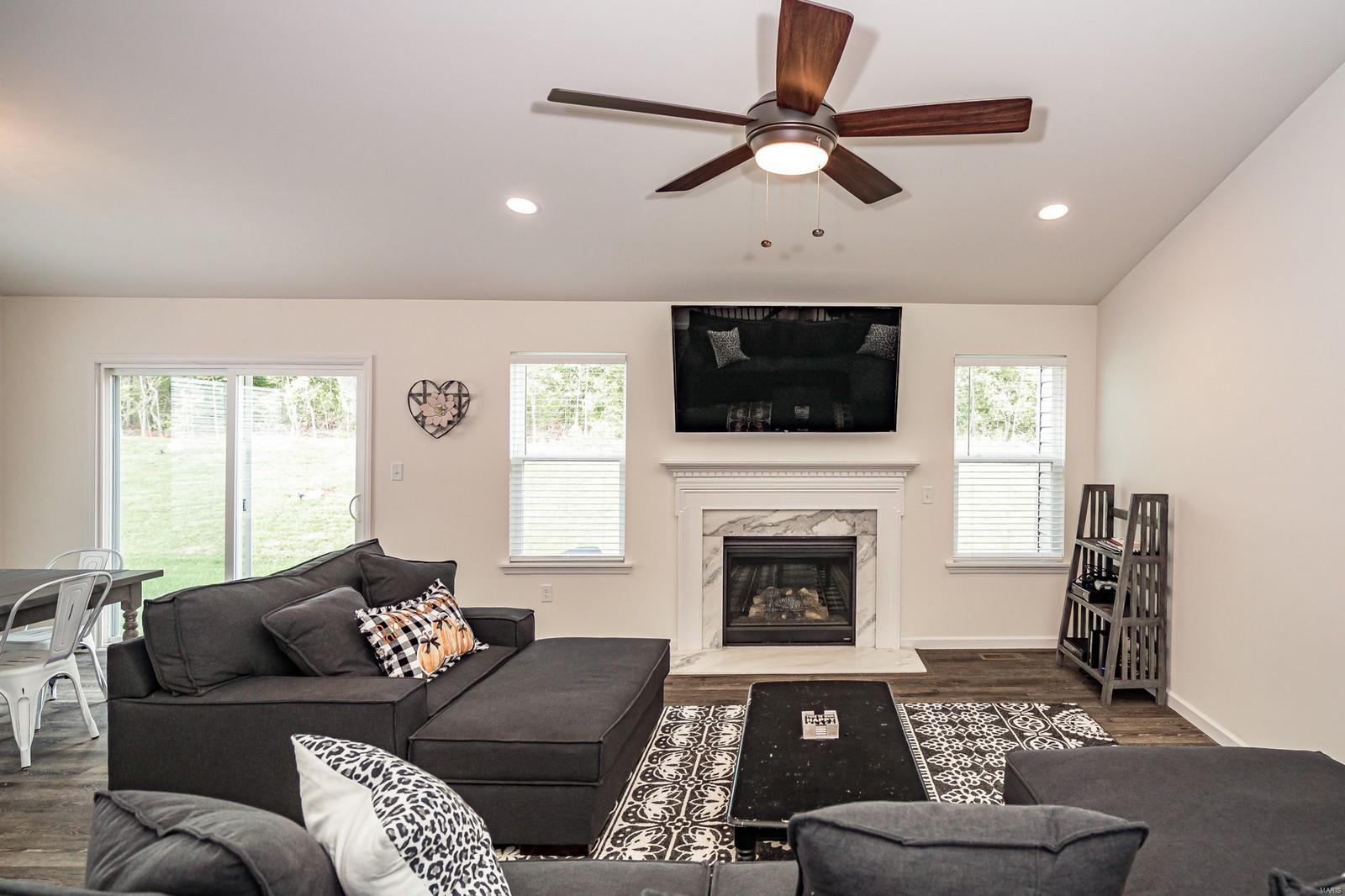 153 Keystone Ridge Drive O'Fallon, MO 63366 - Photo 5 of 25 Gallery Image 5