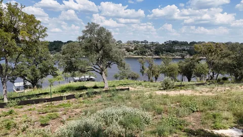 $1,289,000 | 1013 Lakeshore Drive, Spicewood, TX 78669