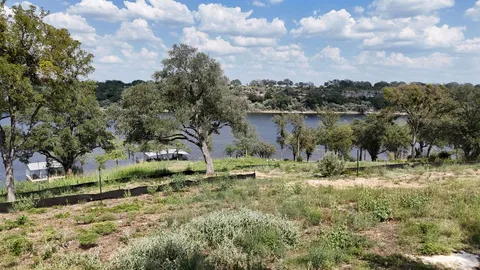 $1,395,000 | 1013 Lakeshore Drive, Spicewood, TX 78669