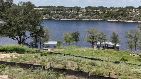 $1,289,000 | 1013 Lakeshore Drive, Spicewood, TX 78669