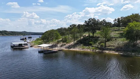 $1,395,000 | 1013 Lakeshore Drive, Spicewood, TX 78669