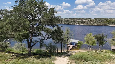 $1,395,000 | 1013 Lakeshore Drive, Spicewood, TX 78669