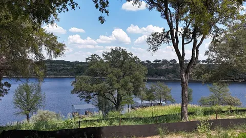 $1,395,000 | 1013 Lakeshore Drive, Spicewood, TX 78669