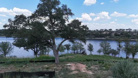 $1,289,000 | 1013 Lakeshore Drive, Spicewood, TX 78669