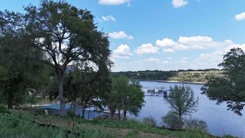 $1,395,000 | 1013 Lakeshore Drive, Spicewood, TX 78669