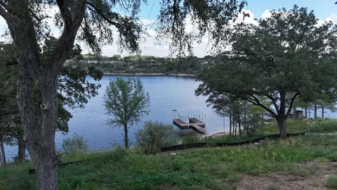 $1,395,000 | 1013 Lakeshore Drive, Spicewood, TX 78669