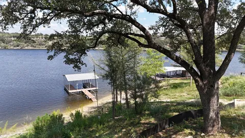 $1,395,000 | 1013 Lakeshore Drive, Spicewood, TX 78669
