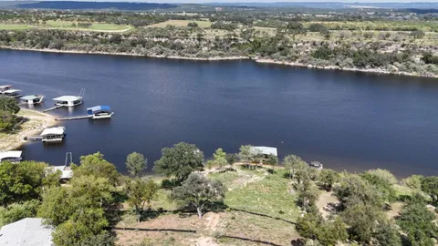 $1,395,000 | 1013 Lakeshore Drive, Spicewood, TX 78669