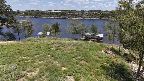 $1,395,000 | 1013 Lakeshore Drive, Spicewood, TX 78669