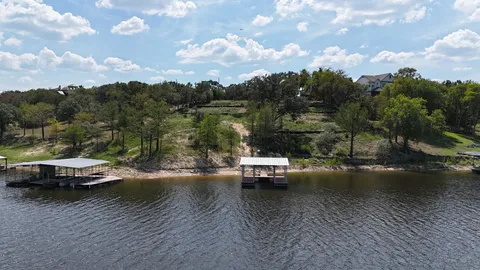 $1,289,000 | 1013 Lakeshore Drive, Spicewood, TX 78669