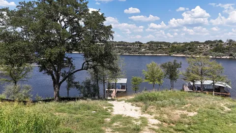 $1,289,000 | 1013 Lakeshore Drive, Spicewood, TX 78669