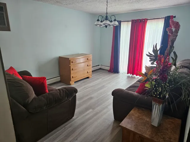 $1,900 | 82 Cumberland Street, Unit 1, Manchester, NH 03102