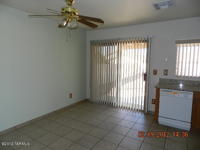 7847 East Rooner Drive Tucson, AZ 85730 - Photo 7 of 19
