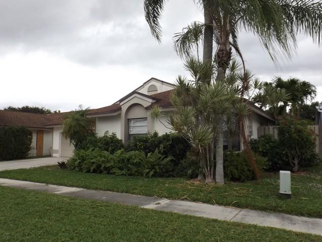21040 Woodspring Avenue Boca Raton, FL 33428 - Photo 3 of 22 21040 (6)