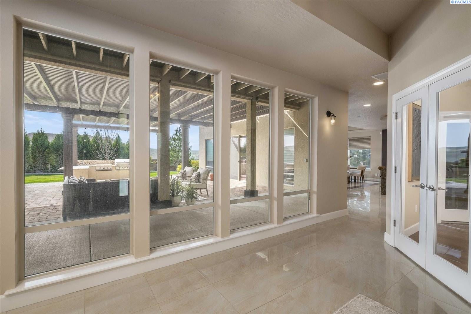 72805 East Reata Road Kennewick, WA 99338 - Photo 5 of 50 Gallery Image 5