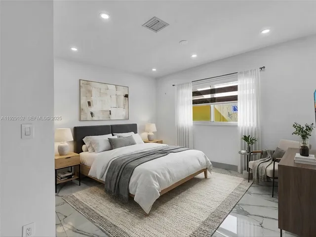 $6,950 | 440 Southeast 8th Avenue, Pompano Beach, FL 33060