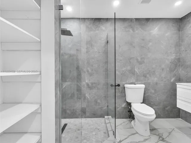 $6,950 | 440 Southeast 8th Avenue, Pompano Beach, FL 33060