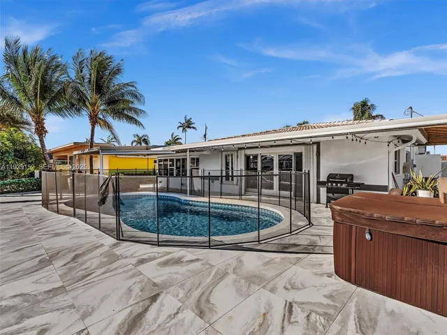 $6,950 | 440 Southeast 8th Avenue, Pompano Beach, FL 33060