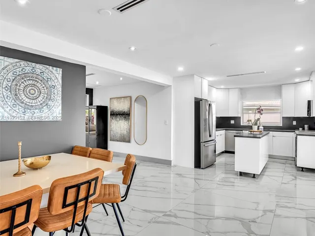 $6,950 | 440 Southeast 8th Avenue, Pompano Beach, FL 33060