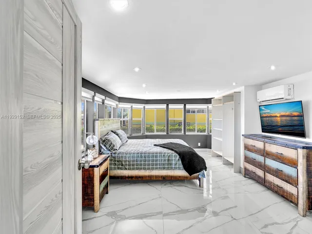 $6,950 | 440 Southeast 8th Avenue, Pompano Beach, FL 33060