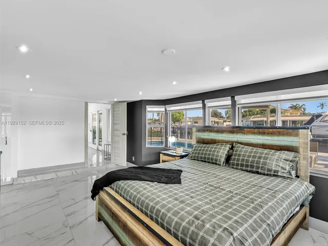 $6,950 | 440 Southeast 8th Avenue, Pompano Beach, FL 33060