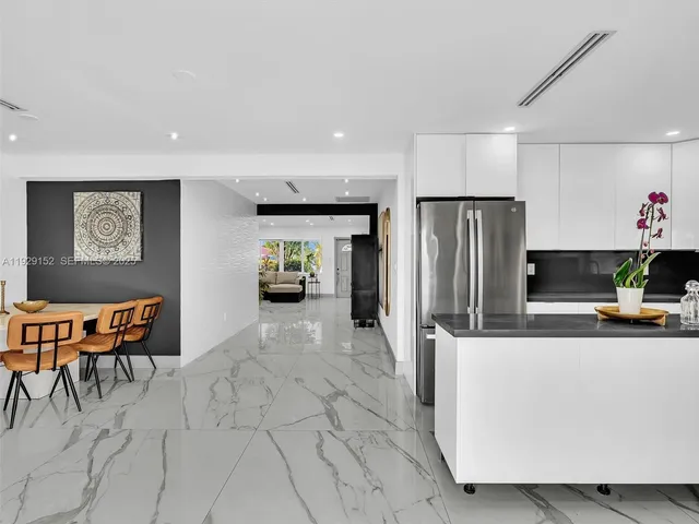 $6,950 | 440 Southeast 8th Avenue, Pompano Beach, FL 33060