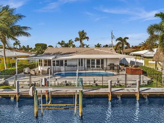 $6,950 | 440 Southeast 8th Avenue, Pompano Beach, FL 33060