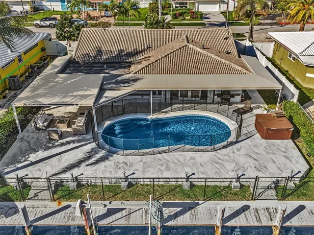 $6,950 | 440 Southeast 8th Avenue, Pompano Beach, FL 33060